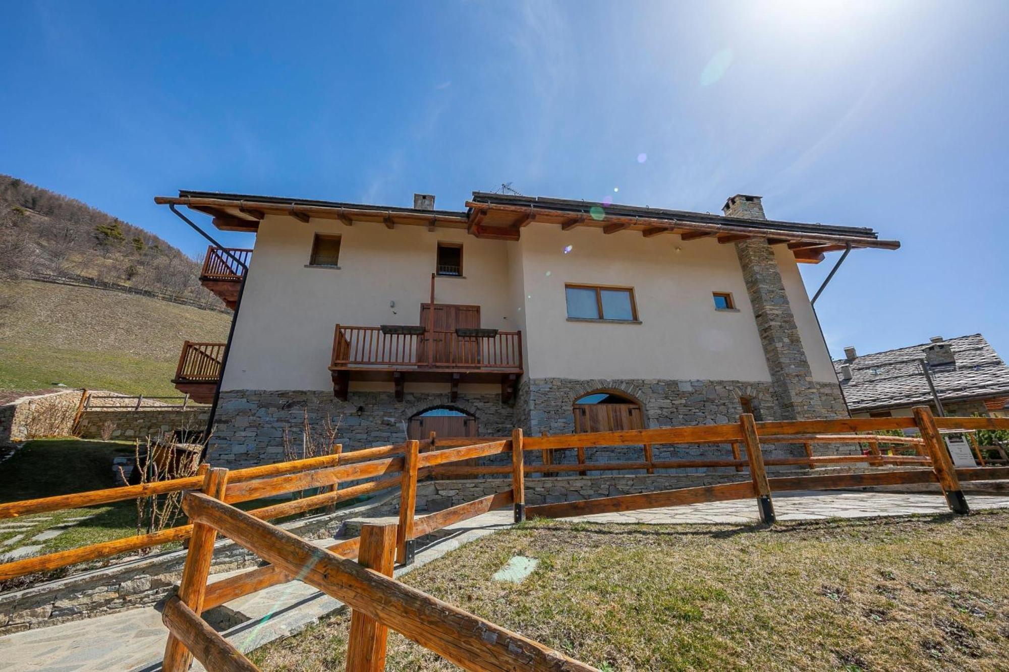 Rebecca'S House Few Steps From Skiing - Happy Rentals Bardonecchia Exterior foto